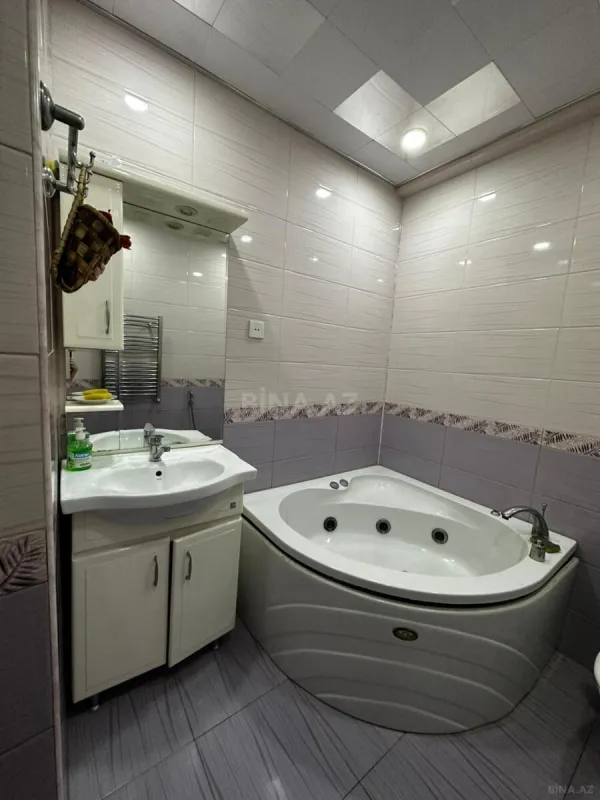 Satılır 3 otaqlı mənzil 157 m²