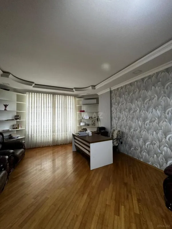Satılır 3 otaqlı mənzil 157 m²