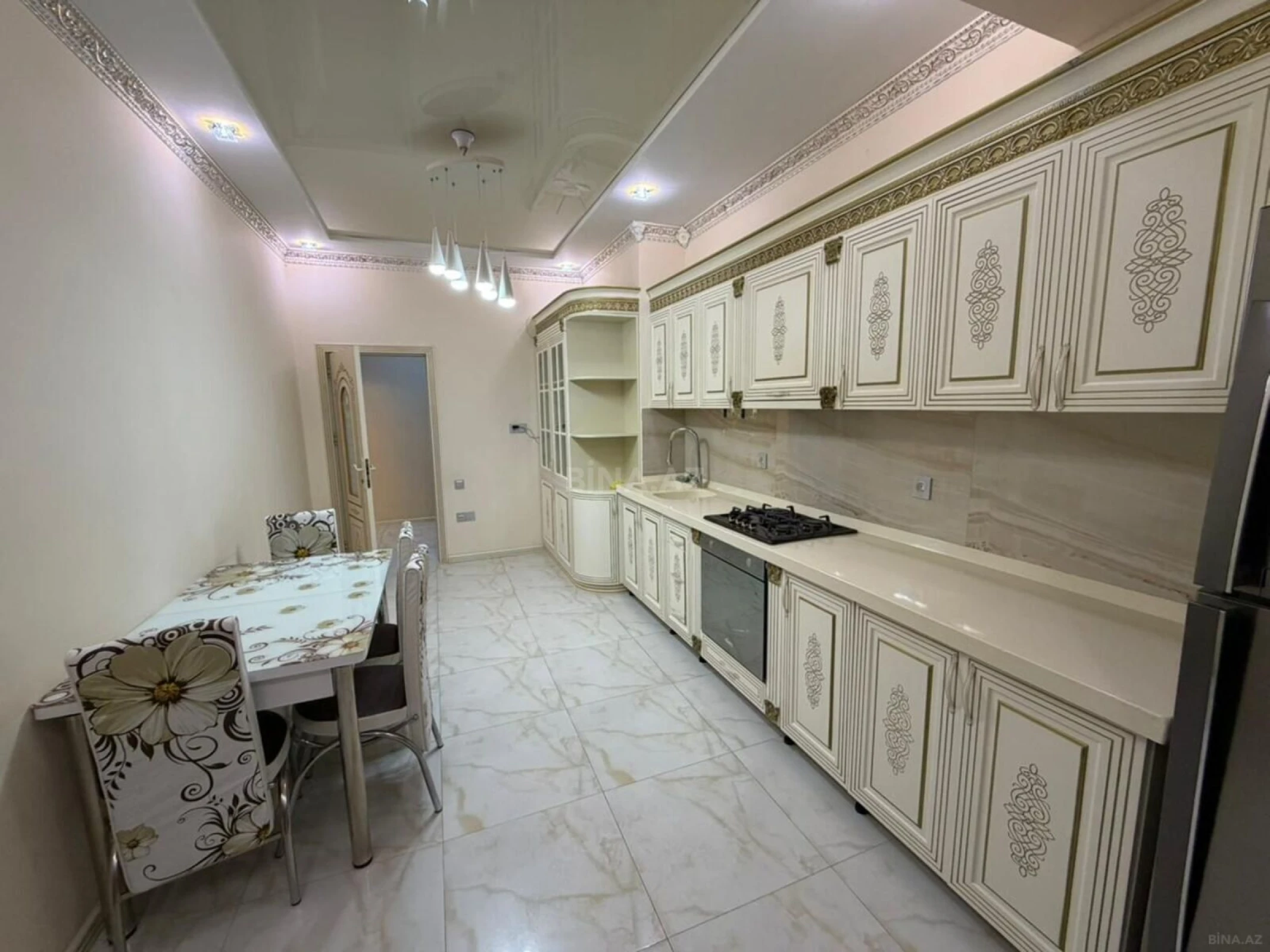 Satılır 3 otaqlı mənzil 128 m²