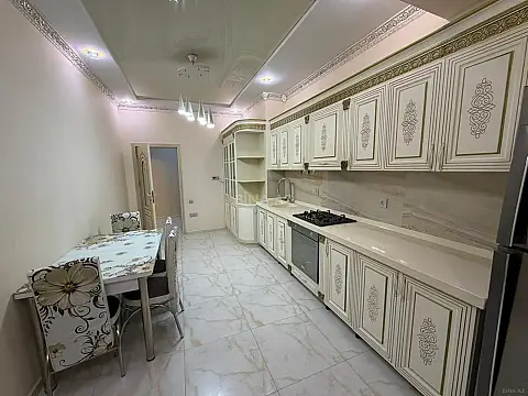 Satılır 3 otaqlı mənzil 128 m²