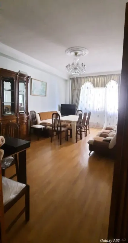 Satılır 2 otaqlı mənzil 74 m²