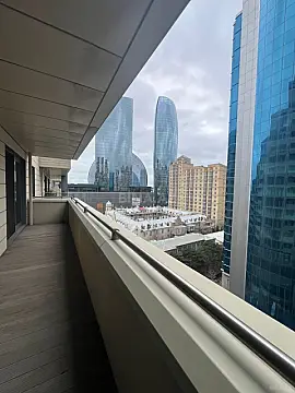 Kirayə verilir 3 otaqlı mənzil 137 m²