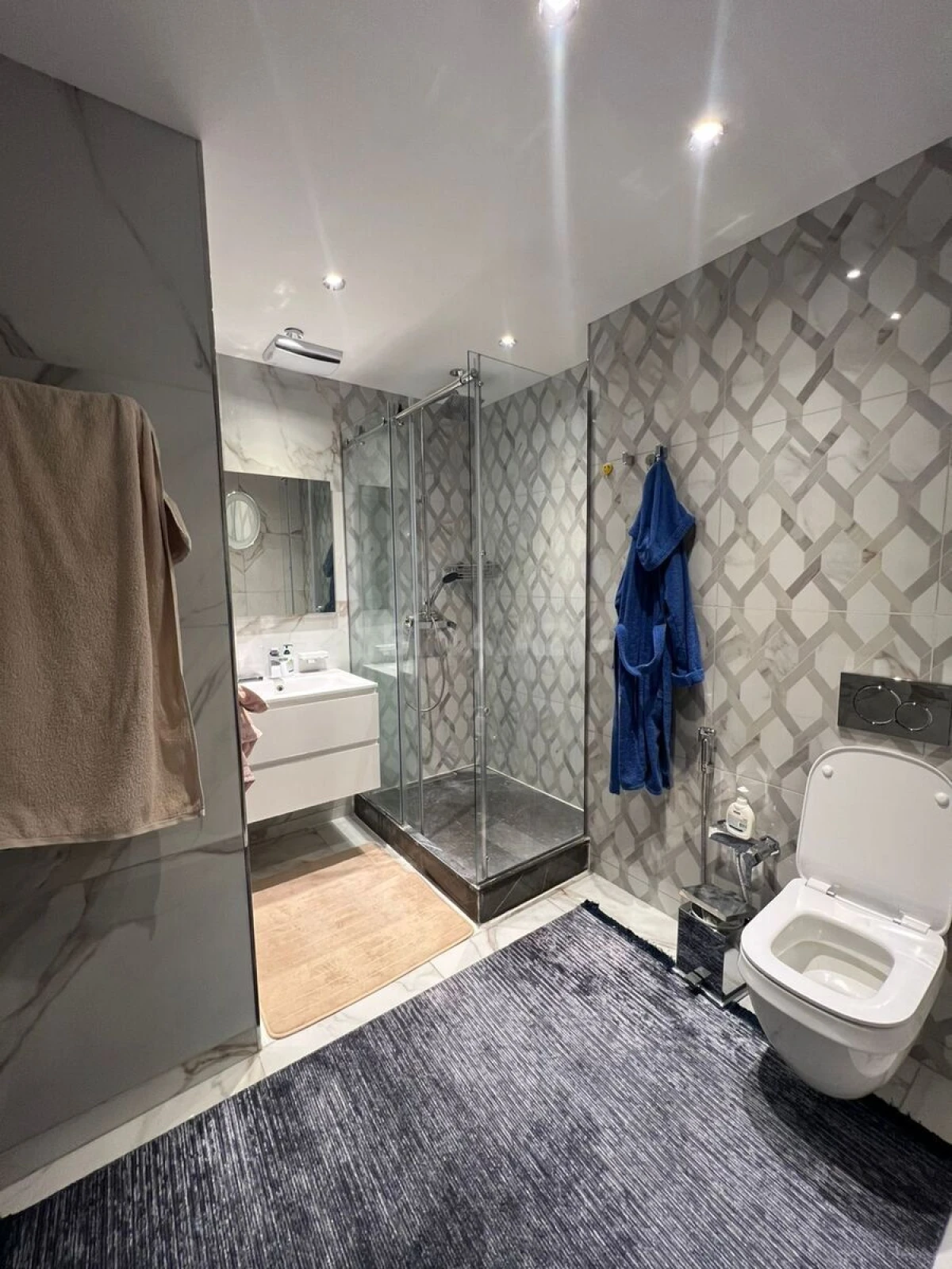 Kirayə verilir 3 otaqlı mənzil 137 m²