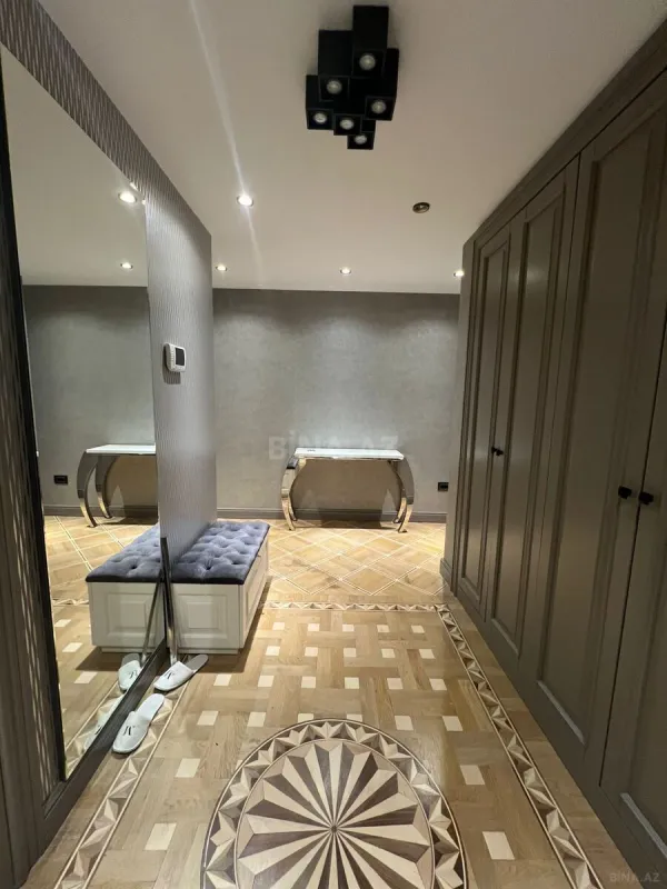 Kirayə verilir 3 otaqlı mənzil 137 m²