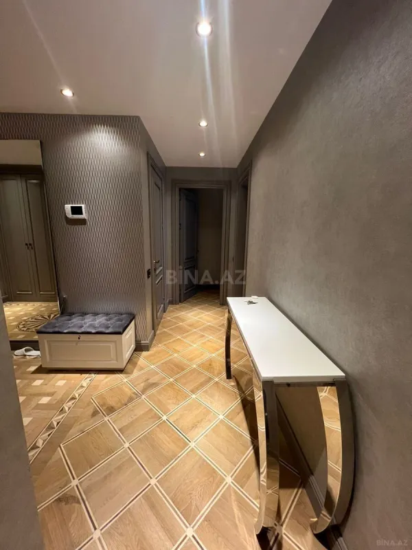 Kirayə verilir 3 otaqlı mənzil 137 m²