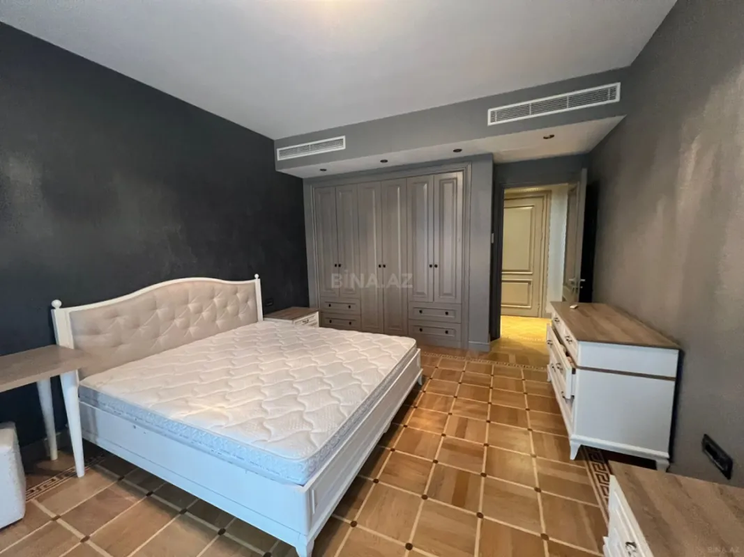 Kirayə verilir 3 otaqlı mənzil 137 m²