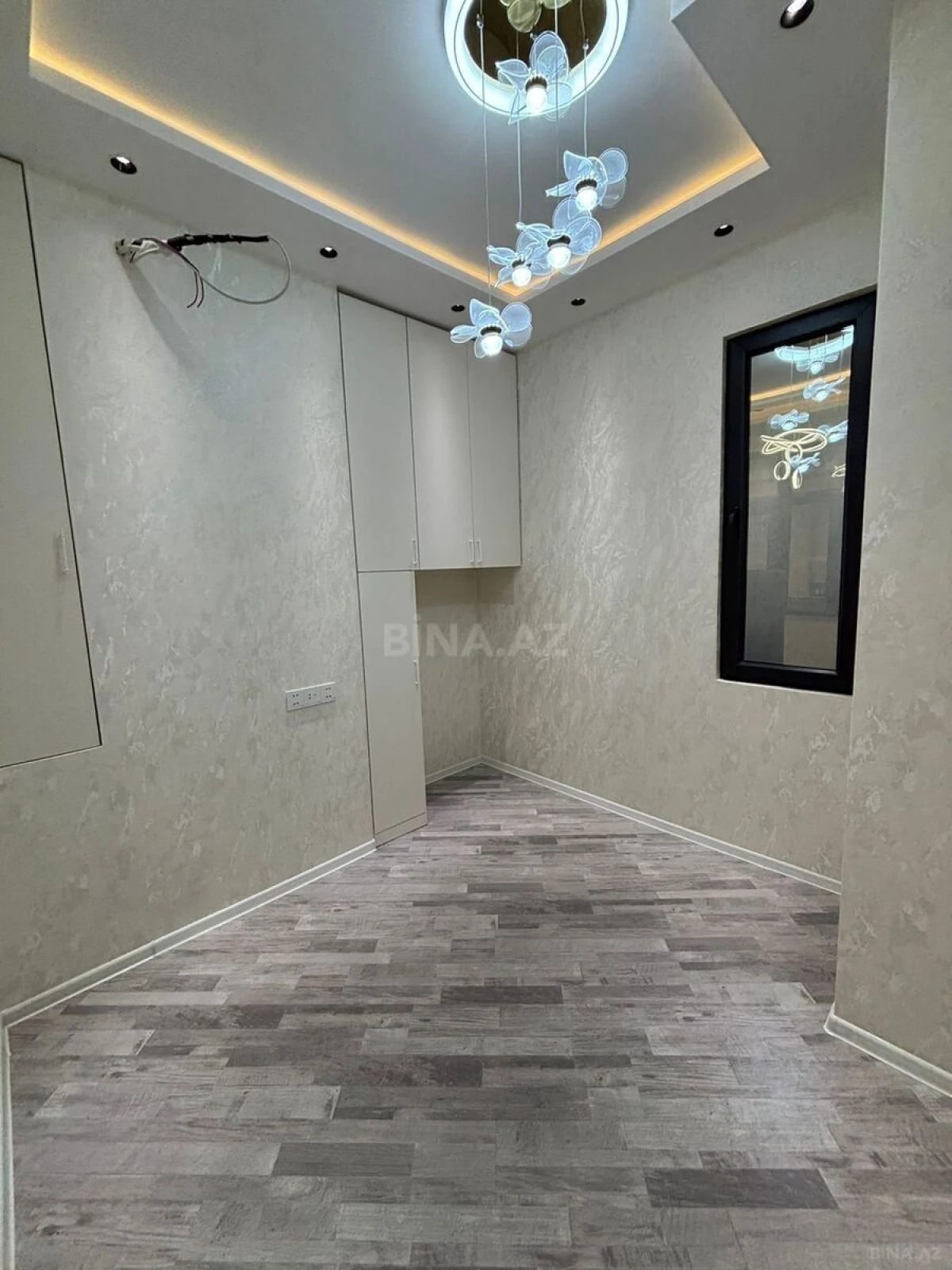 Satılır 2 otaqlı mənzil 63 m²
