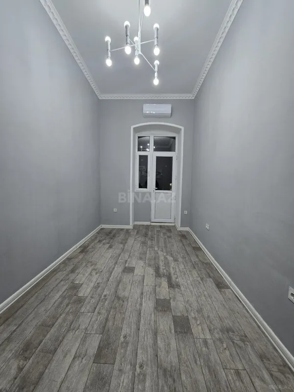 Satılır 4 otaqlı mənzil 115 m²