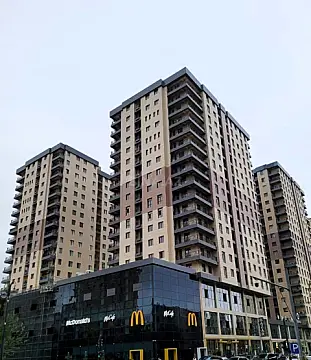 Satılır 4 otaqlı mənzil 189 m²