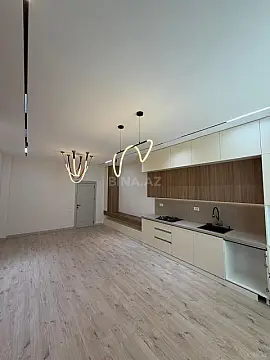 Satılır 4 otaqlı mənzil 142 m²