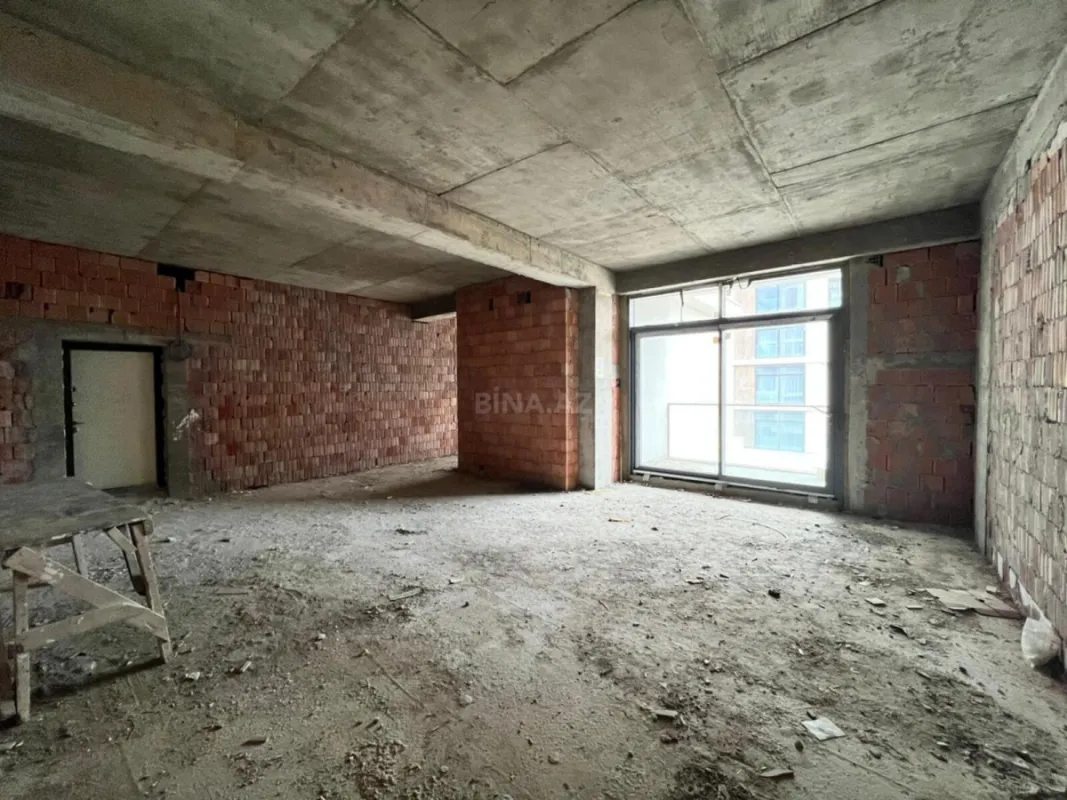 Satılır 3 otaqlı mənzil 102 m²