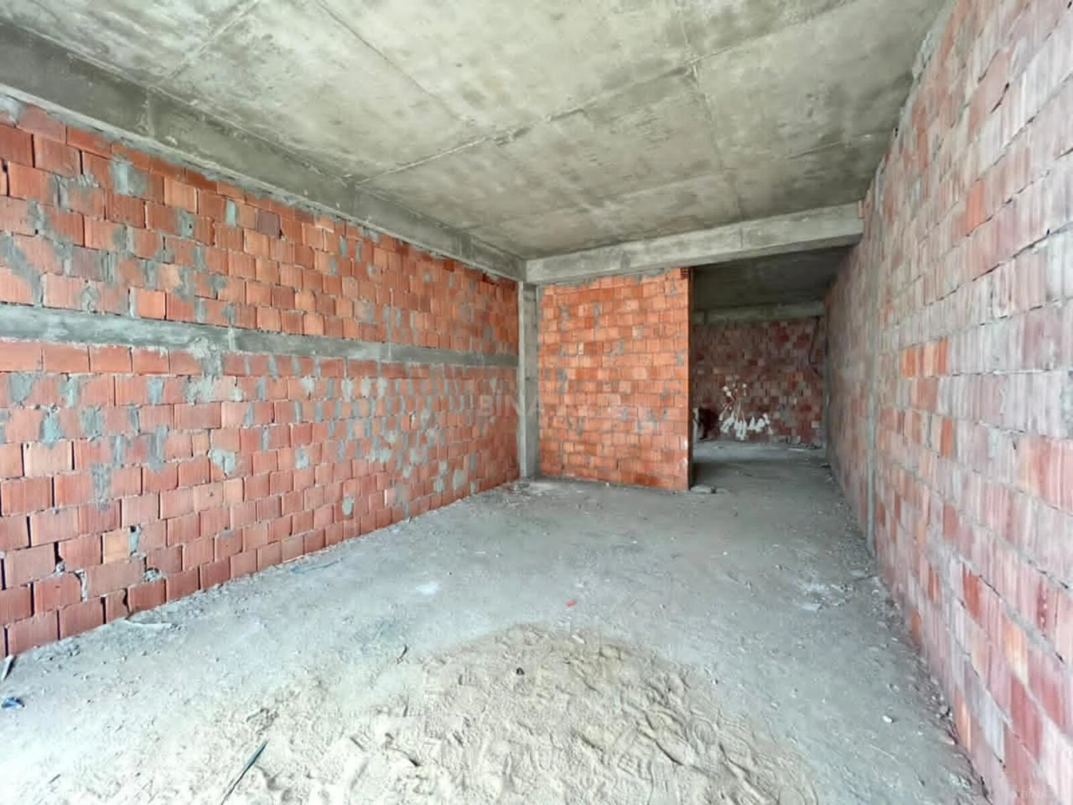 Satılır 3 otaqlı mənzil 102 m²