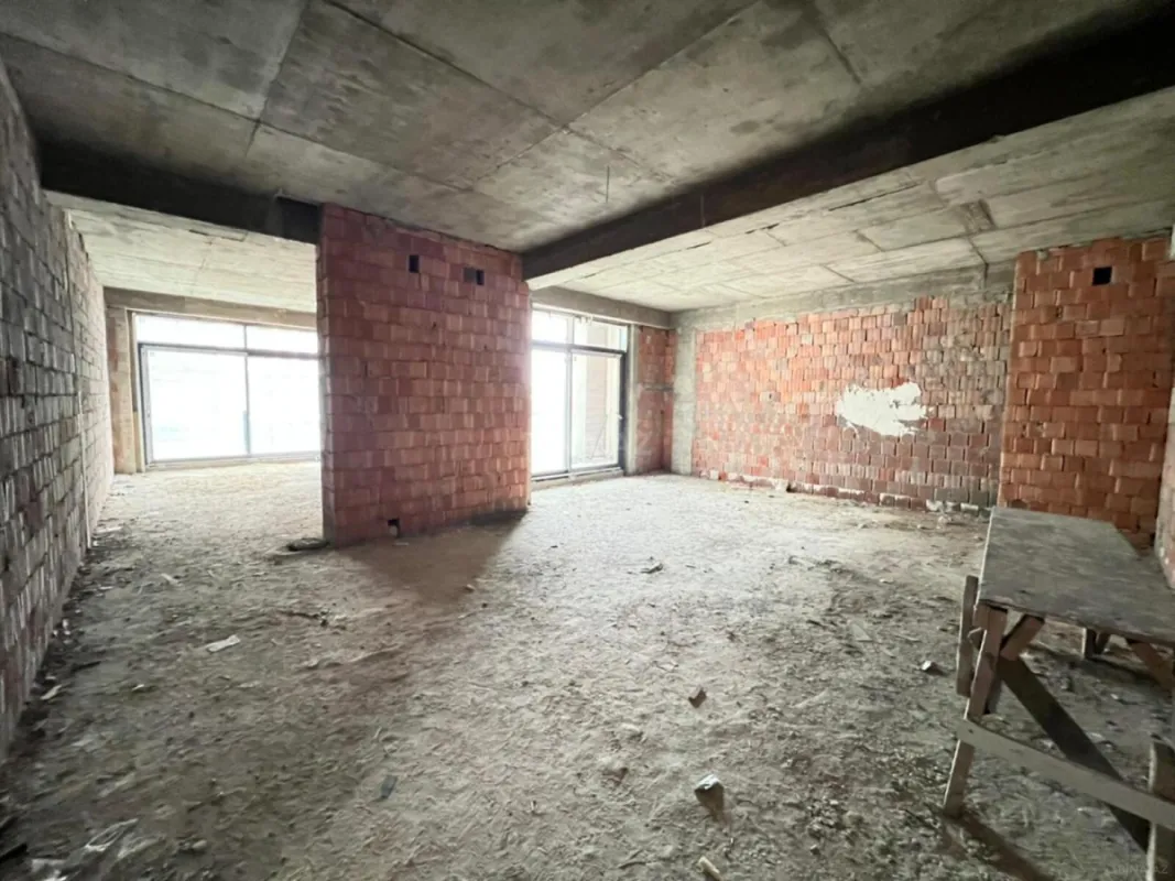 Satılır 3 otaqlı mənzil 102 m²