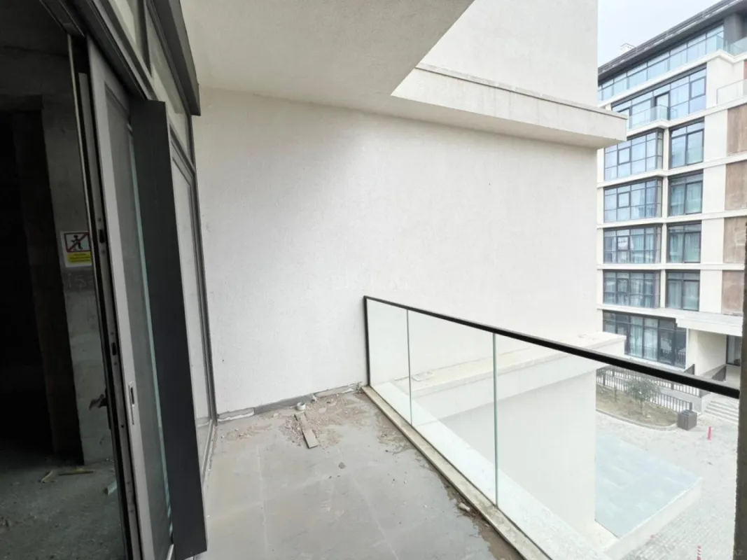 Satılır 3 otaqlı mənzil 102 m²