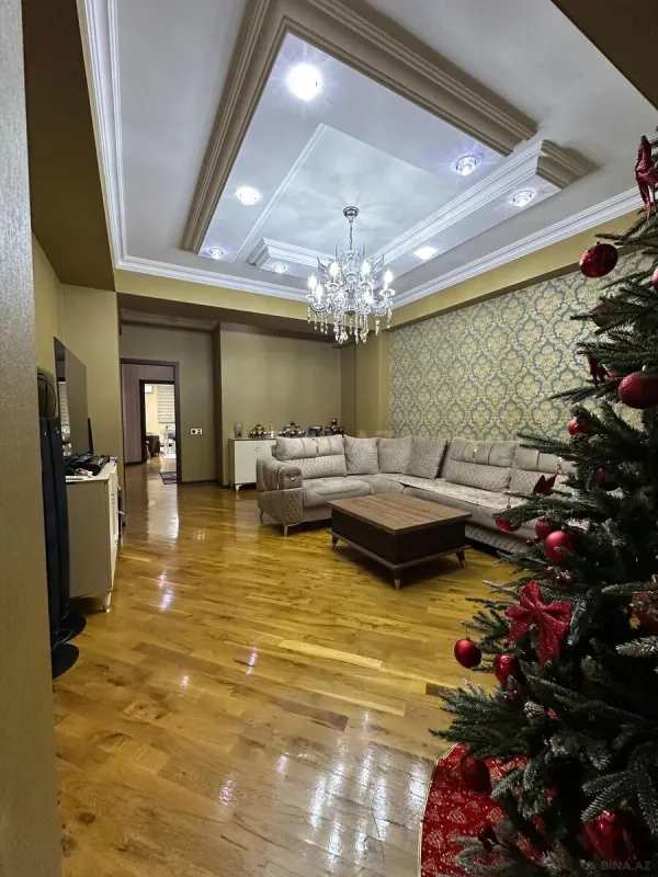 Satılır 4 otaqlı mənzil 120 m²