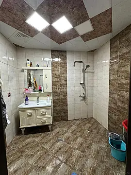 Satılır 4 otaqlı mənzil 120 m²