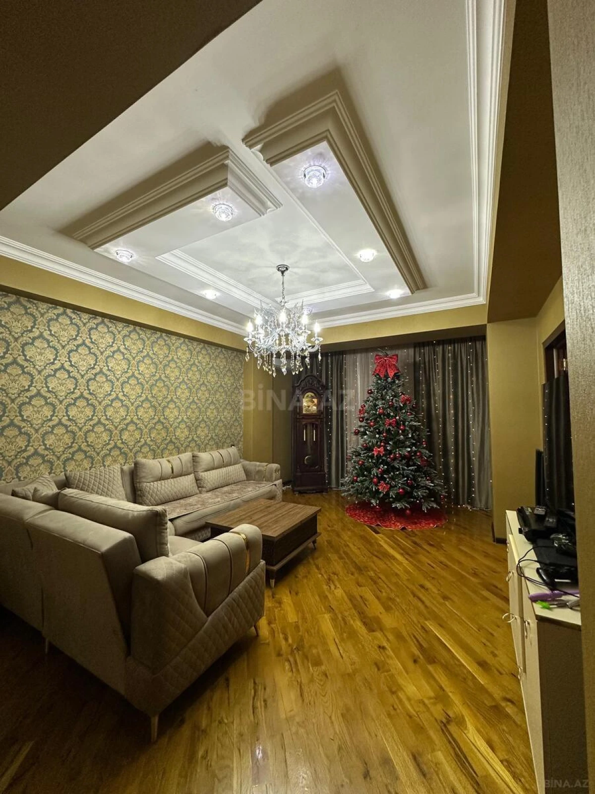 Satılır 4 otaqlı mənzil 120 m²