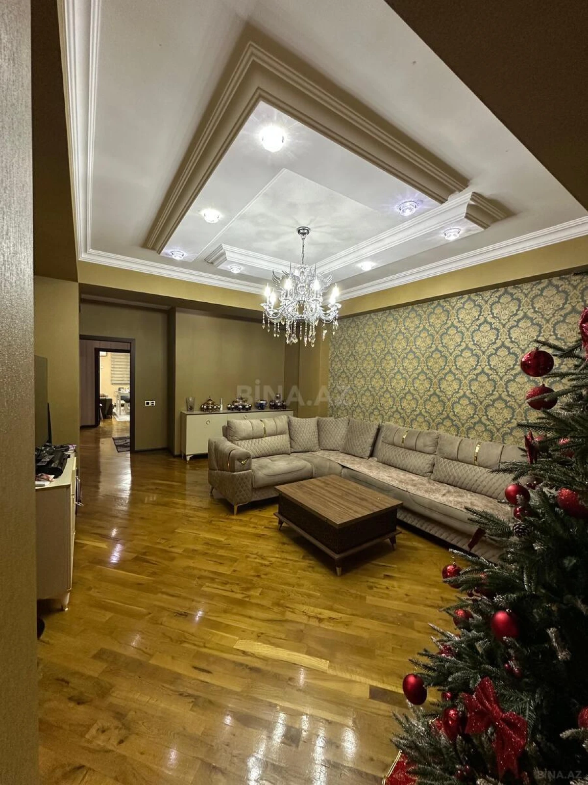Satılır 4 otaqlı mənzil 120 m²