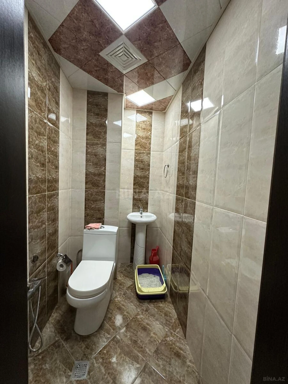 Satılır 4 otaqlı mənzil 120 m²