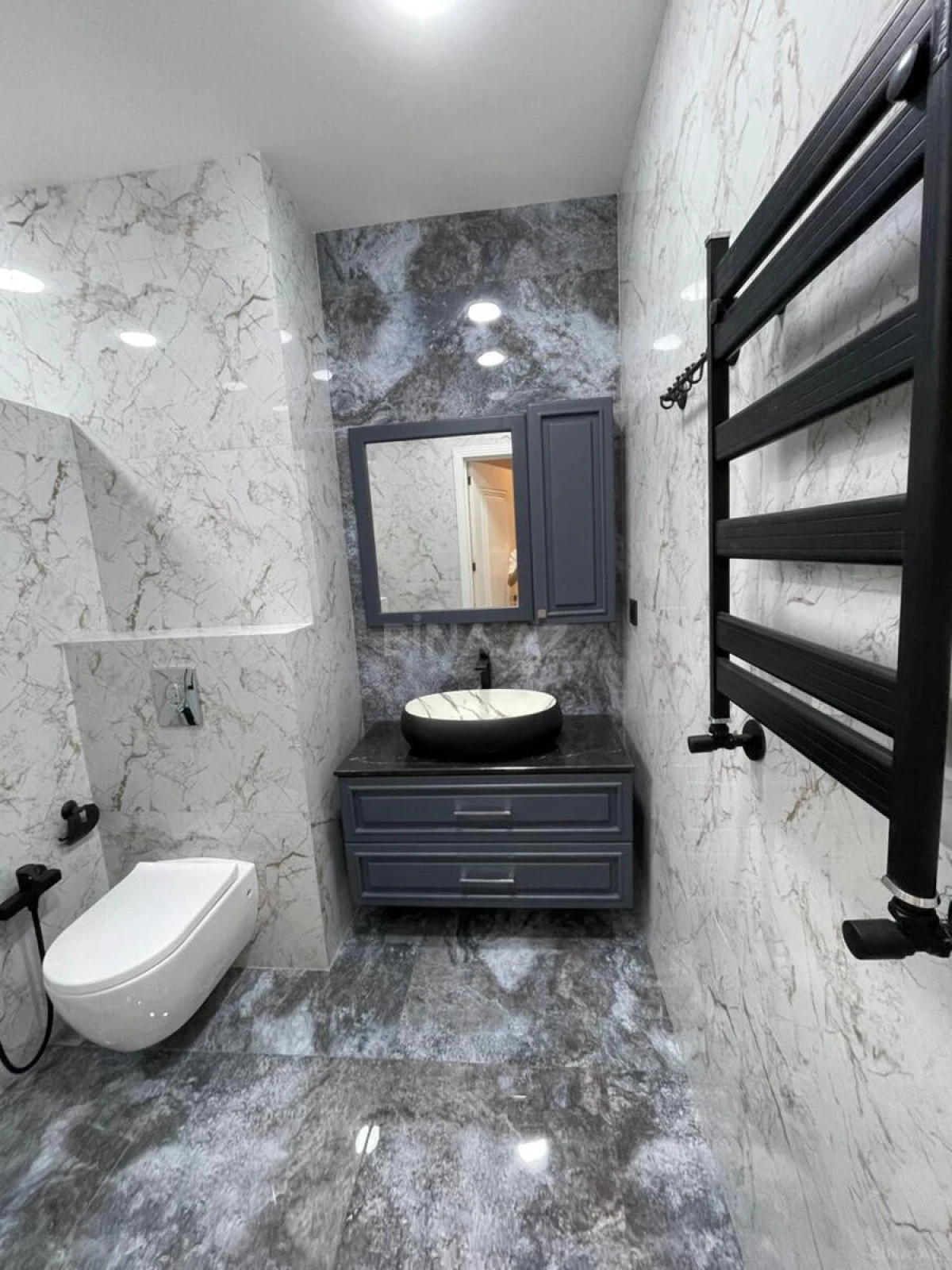 Satılır 3 otaqlı mənzil 114 m²