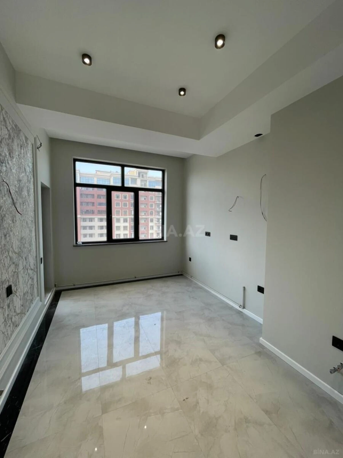 Satılır 3 otaqlı mənzil 114 m²