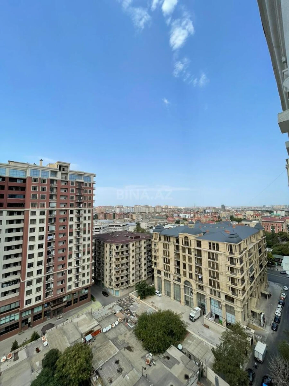 Satılır 3 otaqlı mənzil 114 m²