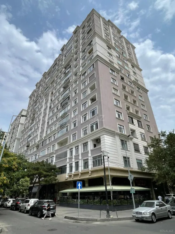 Satılır 3 otaqlı mənzil 114 m²