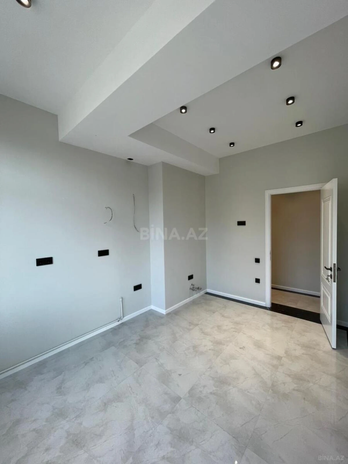 Satılır 3 otaqlı mənzil 114 m²