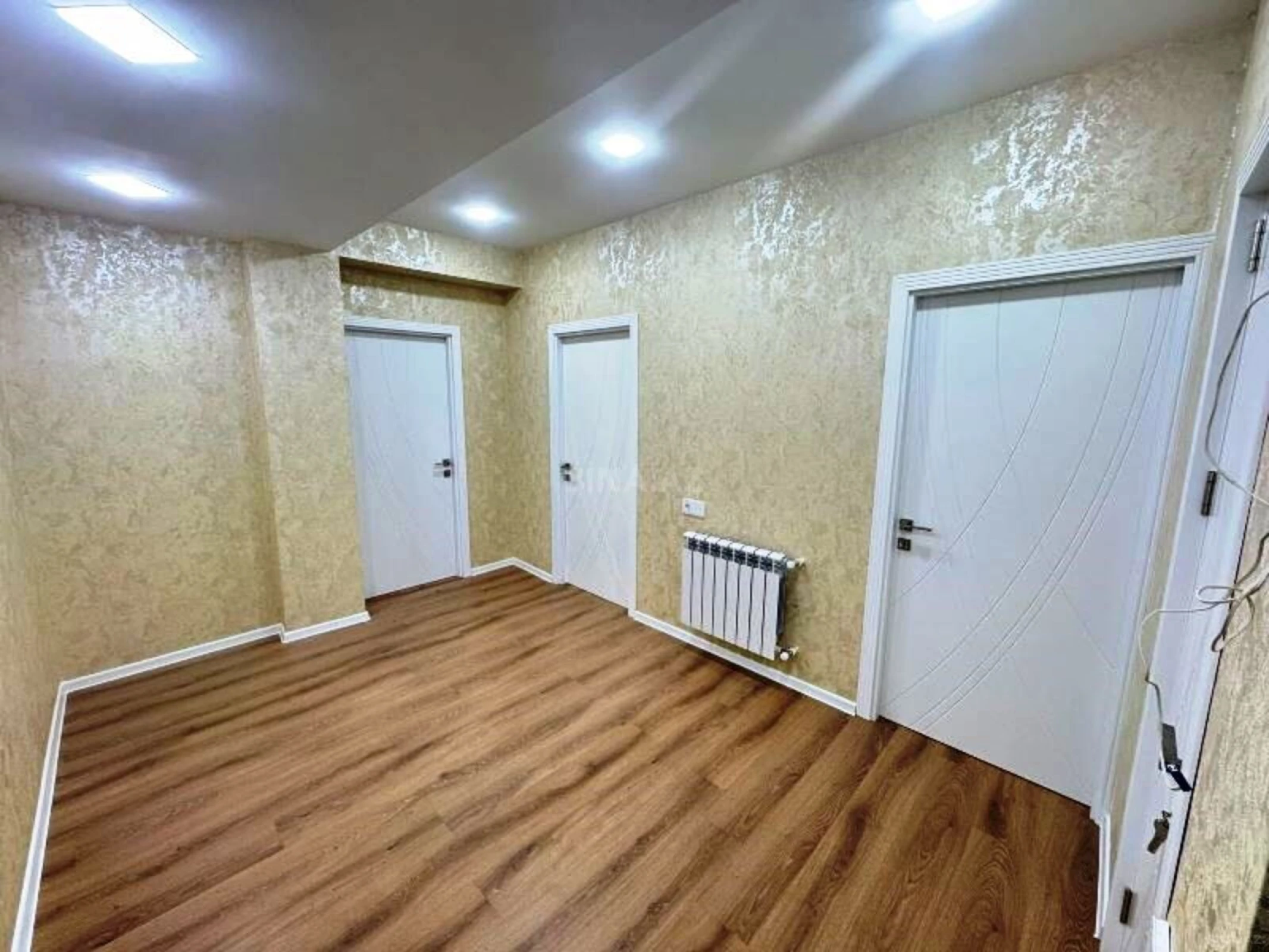 Satılır 3 otaqlı mənzil 75.6 m²