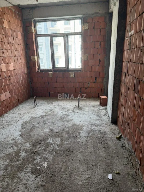 Satılır 3 otaqlı mənzil 121 m²