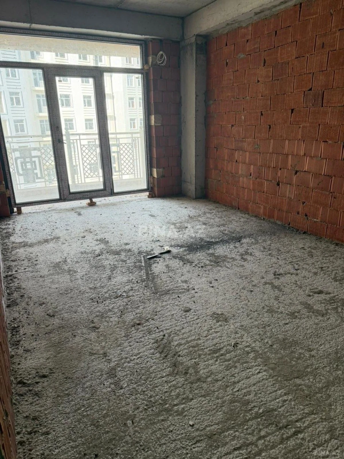 Satılır 3 otaqlı mənzil 121 m²