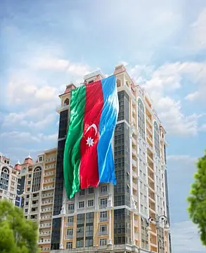 Satılır 3 otaqlı mənzil 121 m² — Bakı 3 otaq 121.00 m²