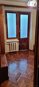 Satılır 5 otaqlı mənzil 130 m²