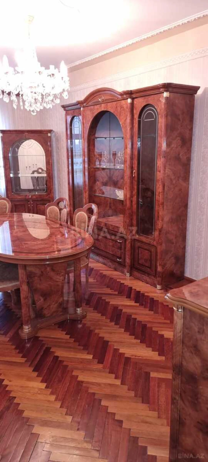 Satılır 5 otaqlı mənzil 130 m²