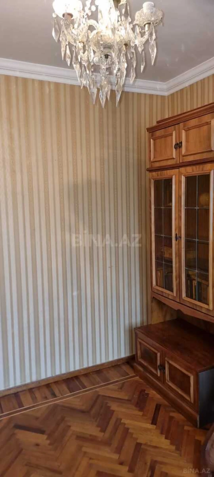 Satılır 5 otaqlı mənzil 130 m²