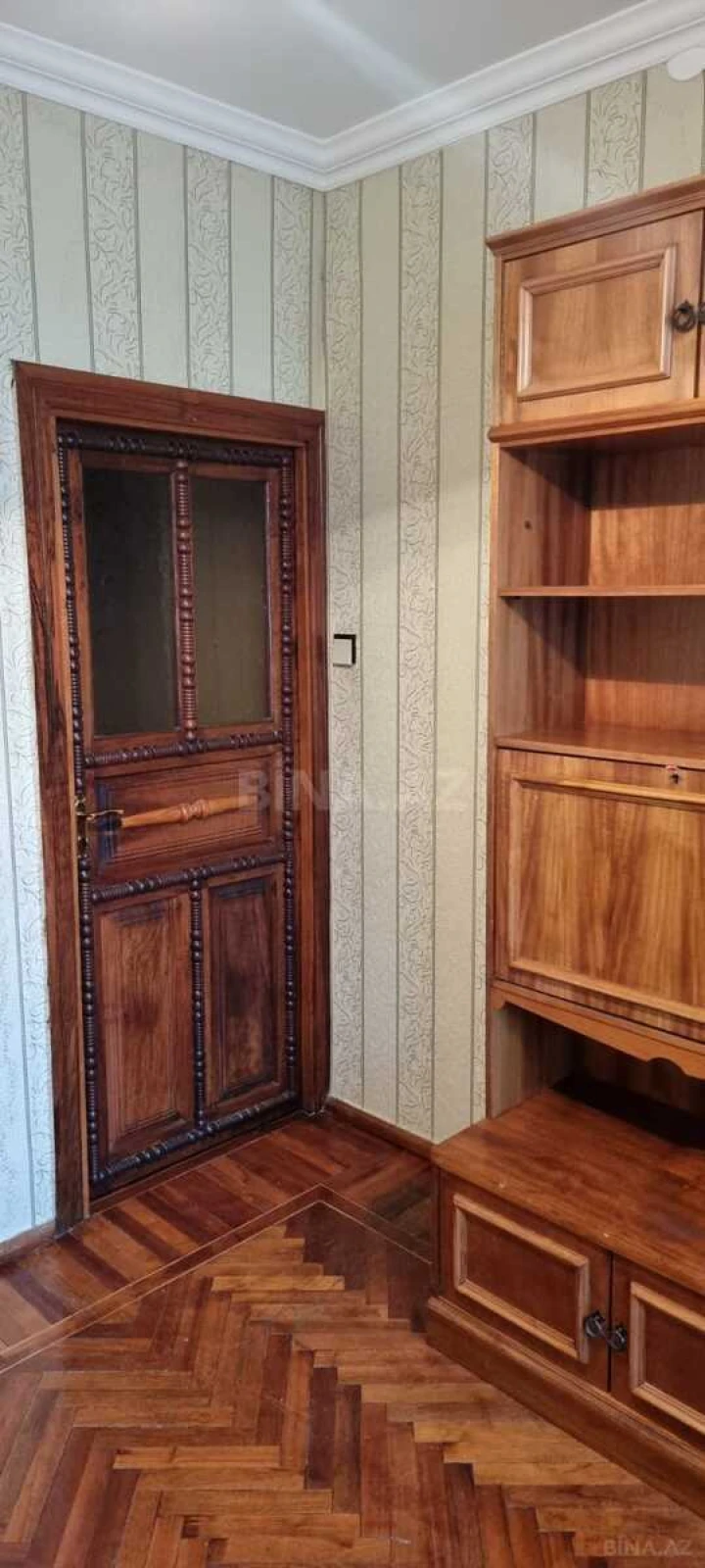 Satılır 5 otaqlı mənzil 130 m²