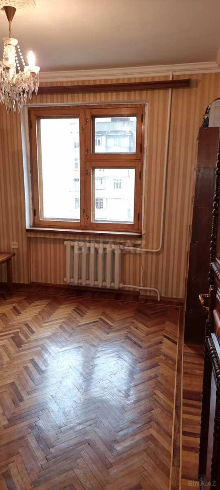 Satılır 5 otaqlı mənzil 130 m²