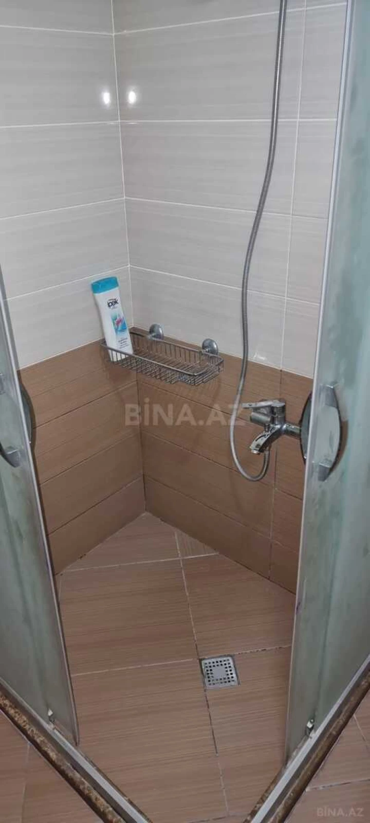 Satılır 5 otaqlı mənzil 130 m²