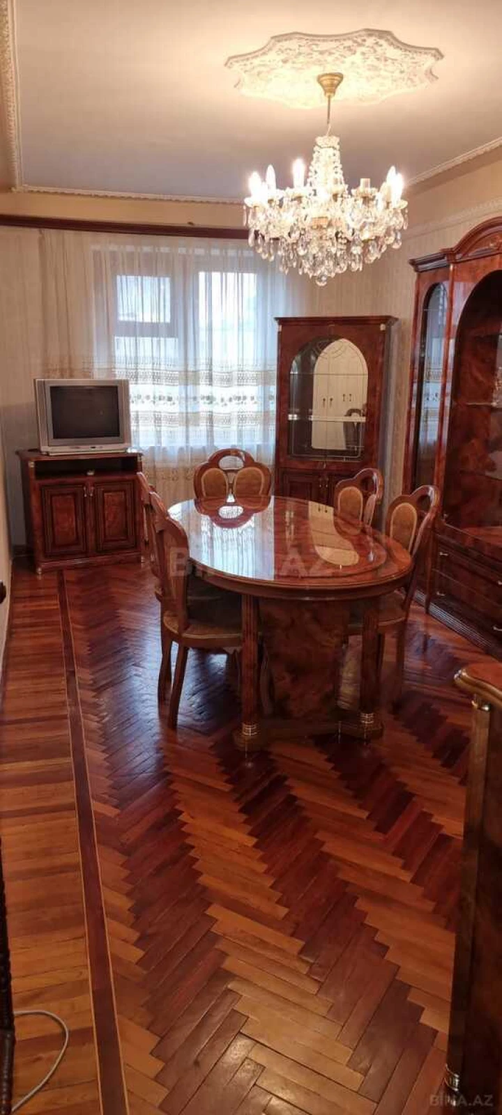Satılır 5 otaqlı mənzil 130 m²