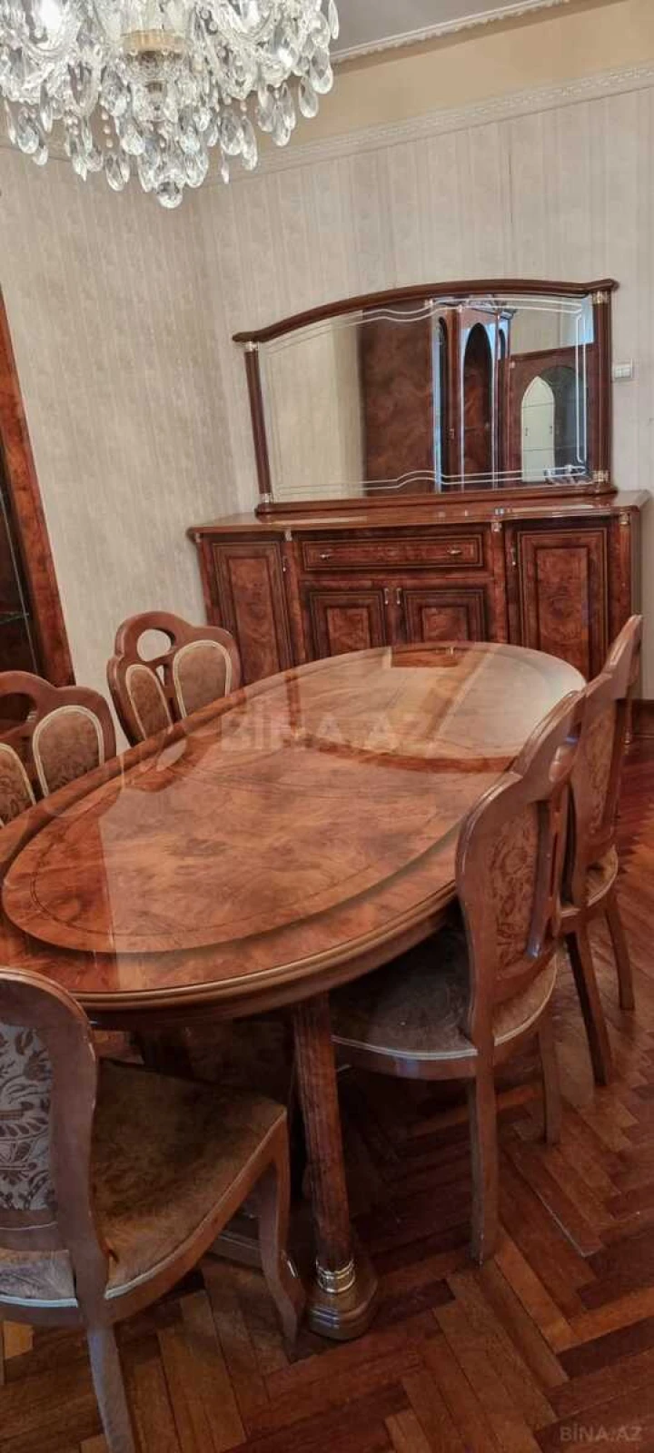 Satılır 5 otaqlı mənzil 130 m²