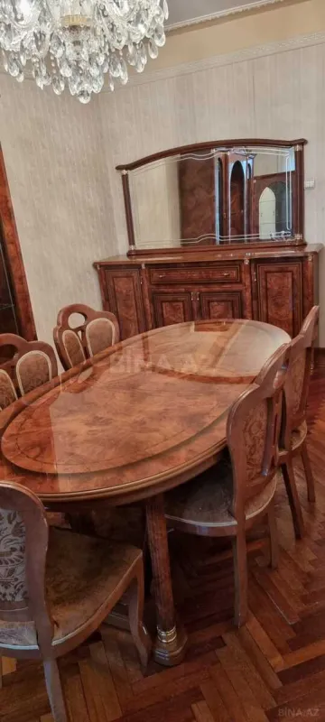 Satılır 5 otaqlı mənzil 130 m²