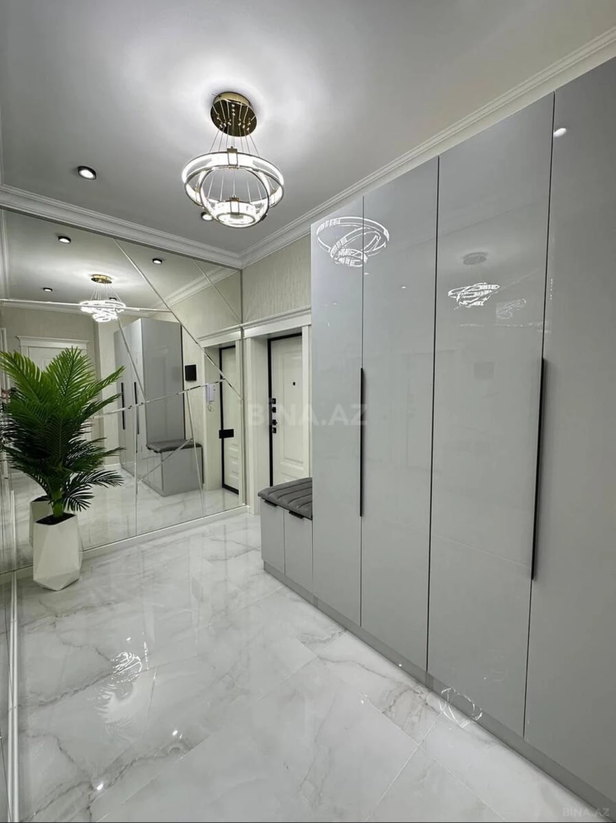 Kirayə verilir 2 otaqlı mənzil 77 m²