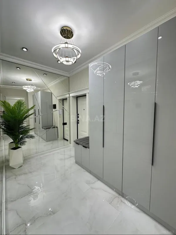 Kirayə verilir 2 otaqlı mənzil 77 m²