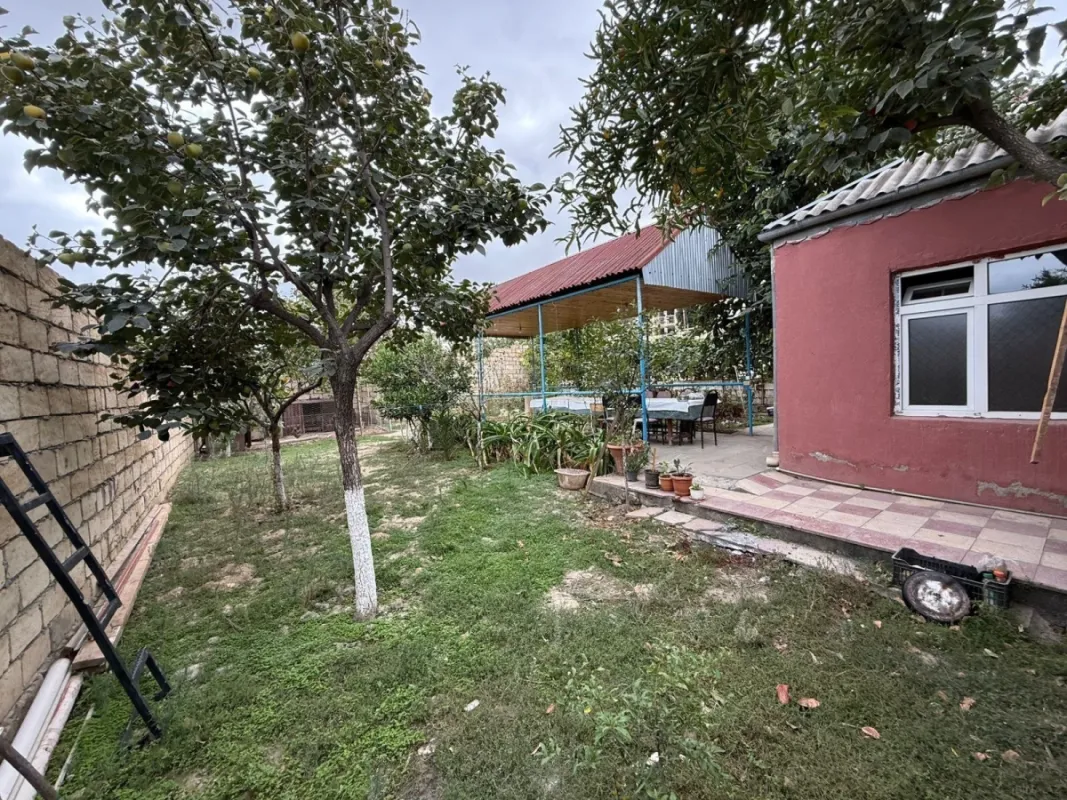 Satılır 7 otaqlı həyət evi 250 m²