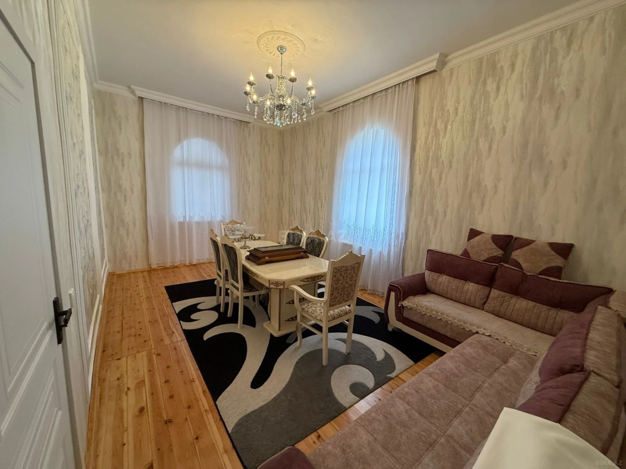 Satılır 7 otaqlı həyət evi 250 m²