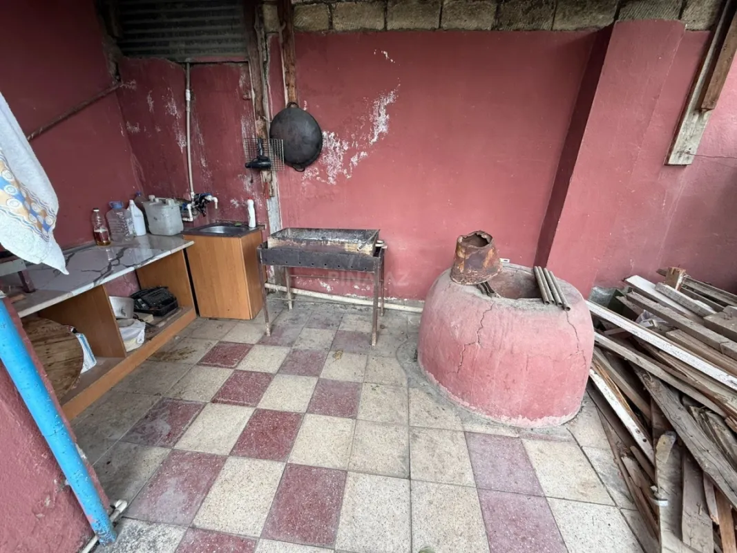 Satılır 7 otaqlı həyət evi 250 m²