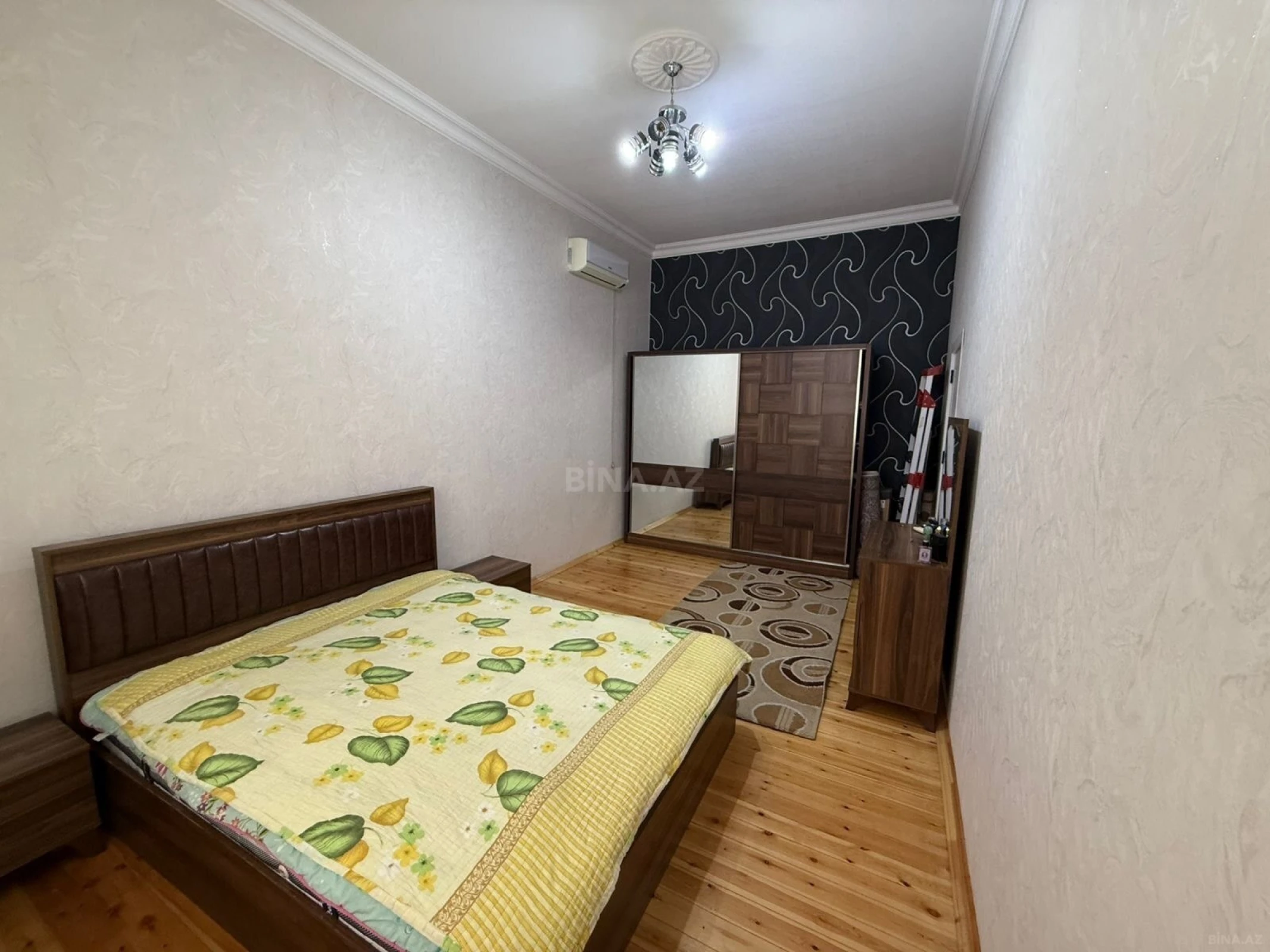 Satılır 7 otaqlı həyət evi 250 m²