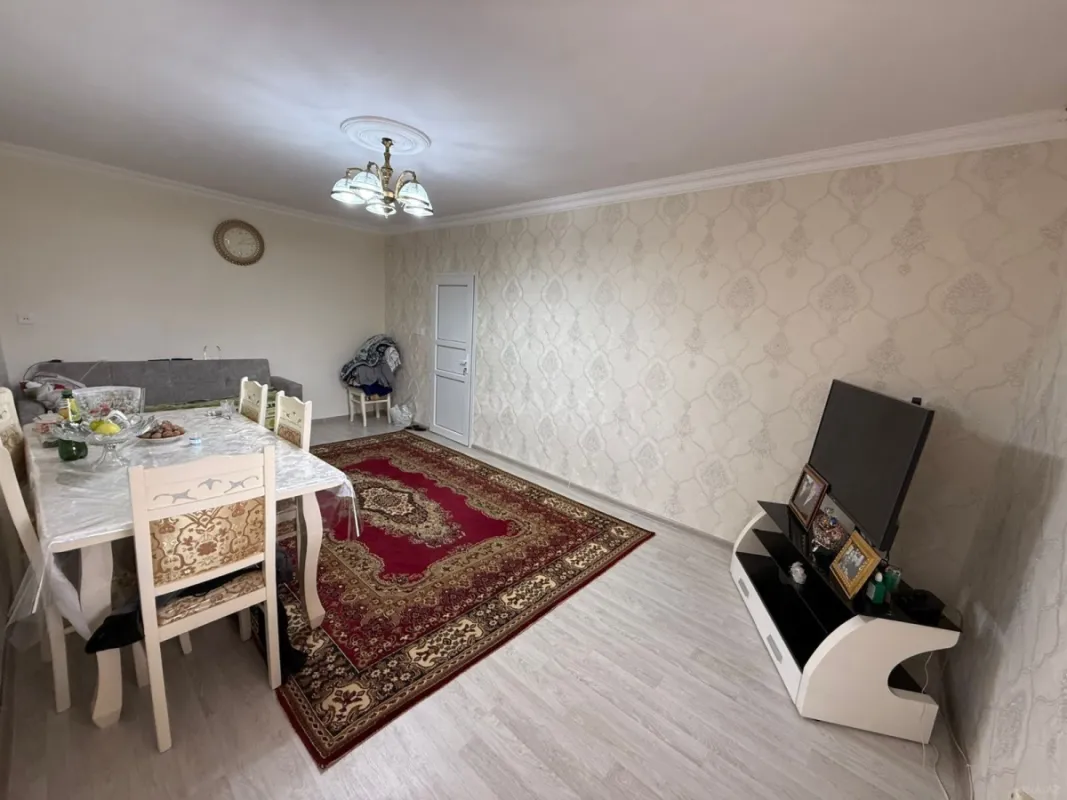 Satılır 7 otaqlı həyət evi 250 m²