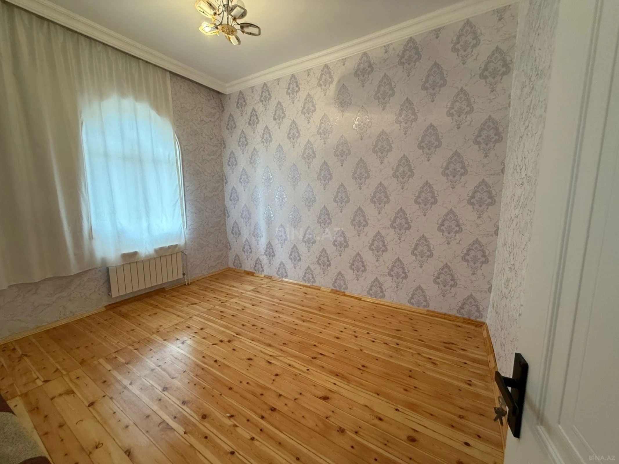 Satılır 7 otaqlı həyət evi 250 m²