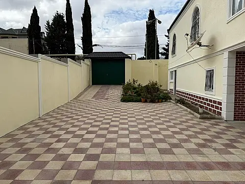 Satılır 7 otaqlı həyət evi 250 m²